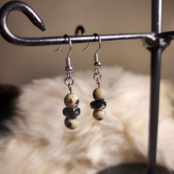 Handmade crystal and glass bead earrings - Picture 1 of 2